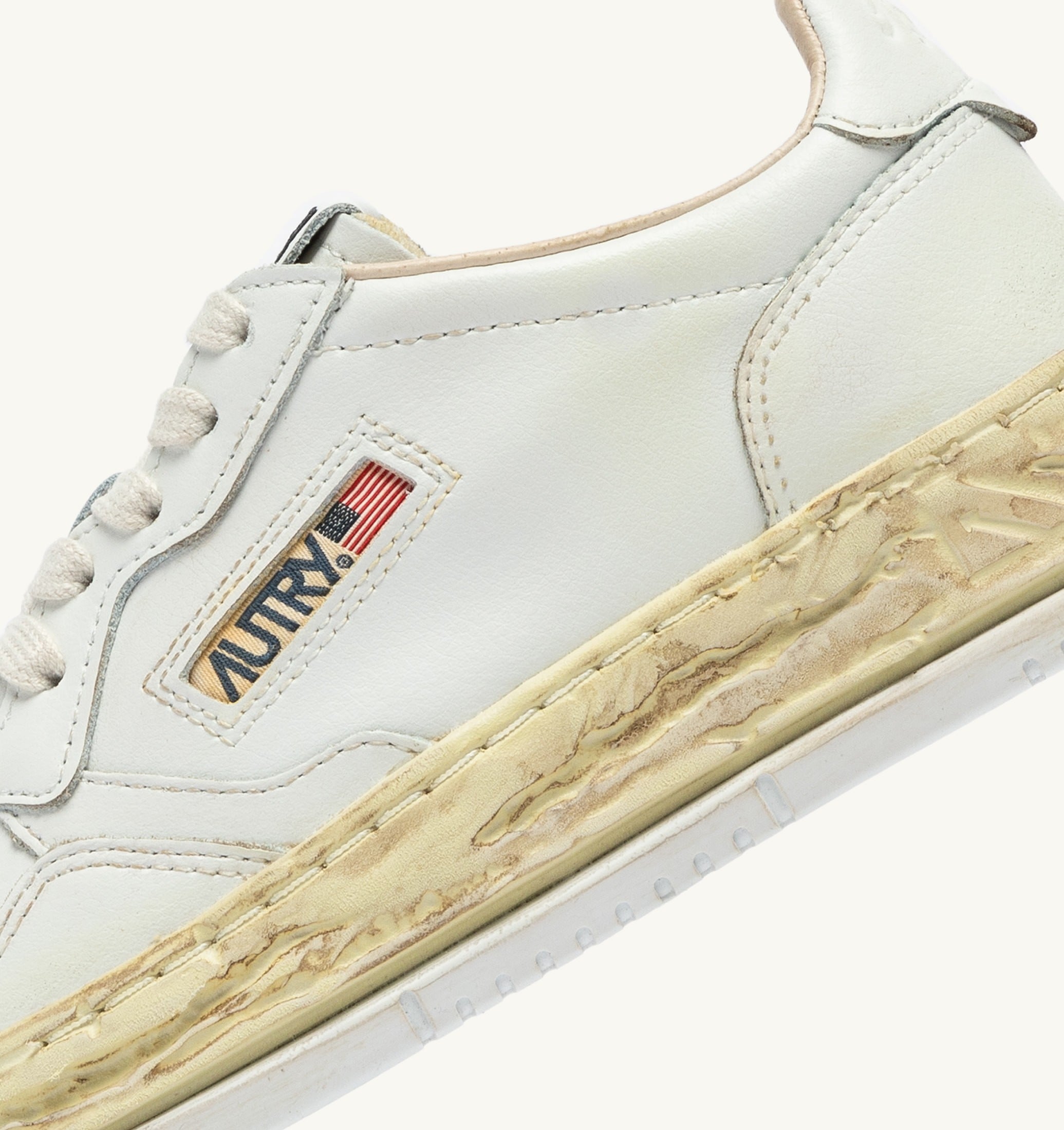 BASKETS MEDALIST LOW SUPER VINTAGE 'AUTRY X MAISON MIHARA YASUHIRO GENERAL SCALE' EN CUIR BLANC