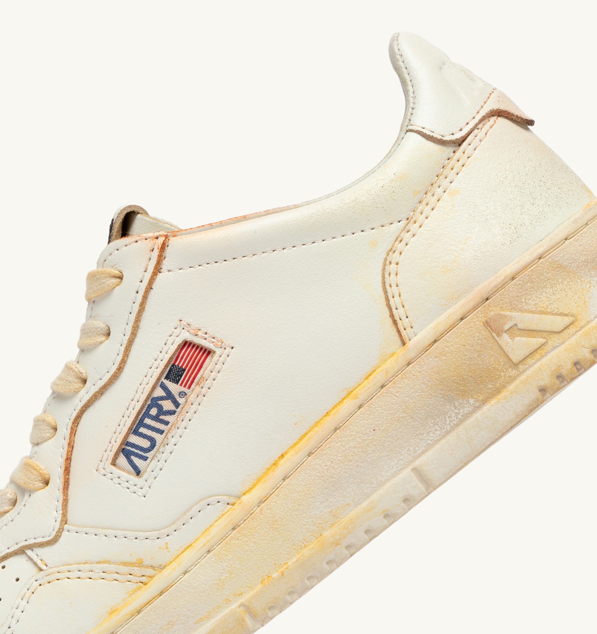 BASKETS MEDALIST LOW SUPER VINTAGE EN CUIR BLANC