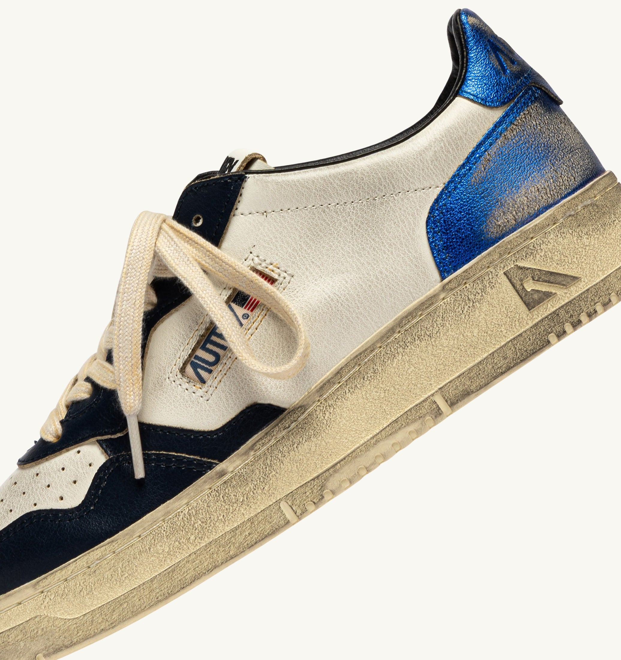 BASKETS MEDALIST LOW SUPER VINTAGE EN CUIR BLANC BLUE SPACE ET BLEU
