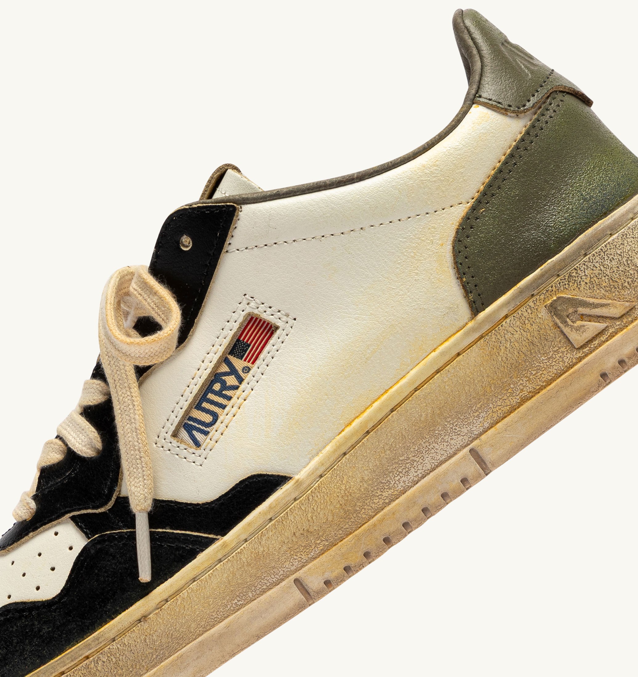 BASKETS MEDALIST LOW SUPER VINTAGE EN CUIR BLANC COVERT GREEN ET NOIR