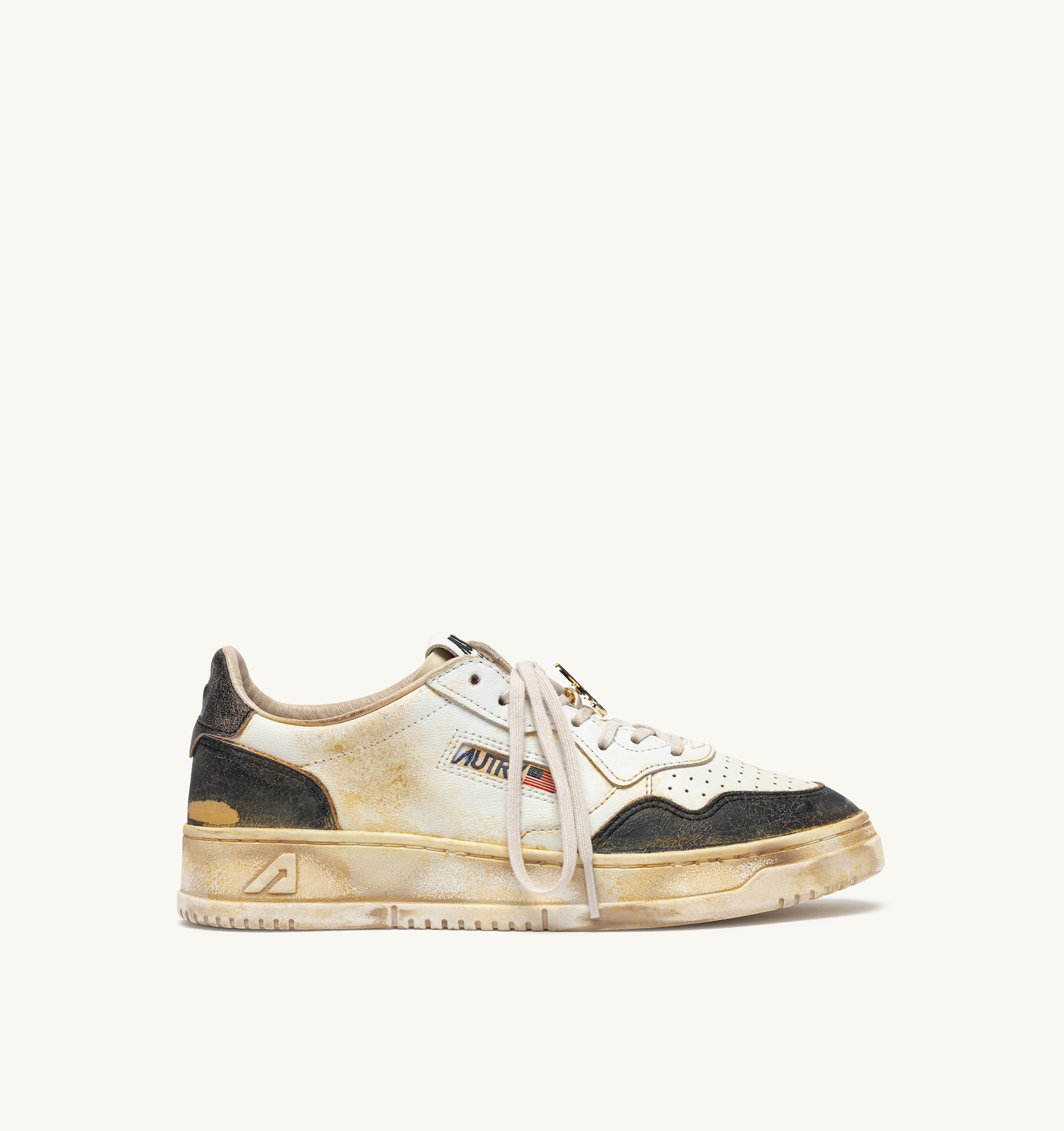 BASKETS MEDALIST LOW SUPER VINTAGE EN CUIR BLANC ET ANTIK BLACK