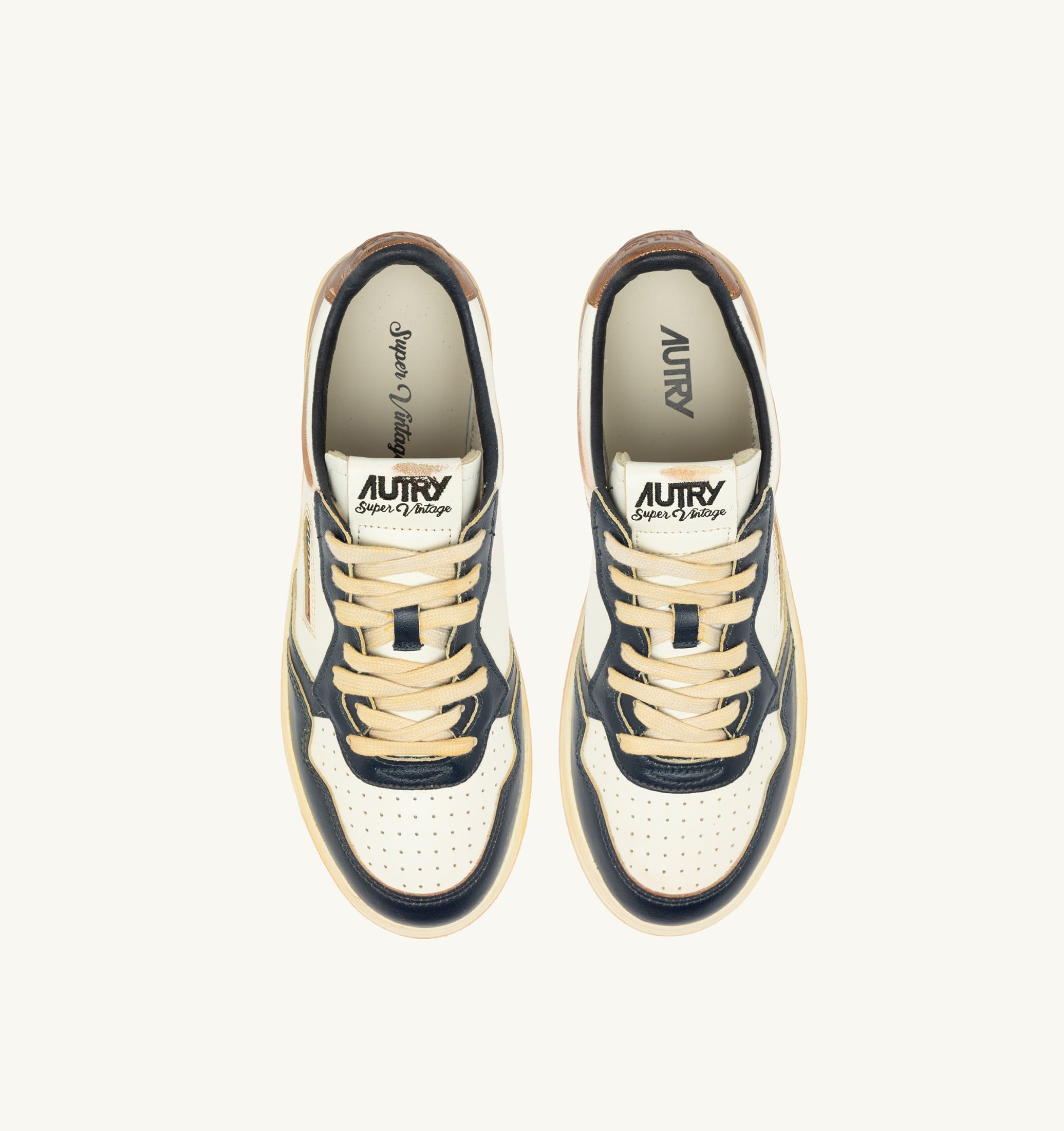 BASKETS MEDALIST LOW SUPER VINTAGE EN CUIR BLANC CUIVRE ET SPACE