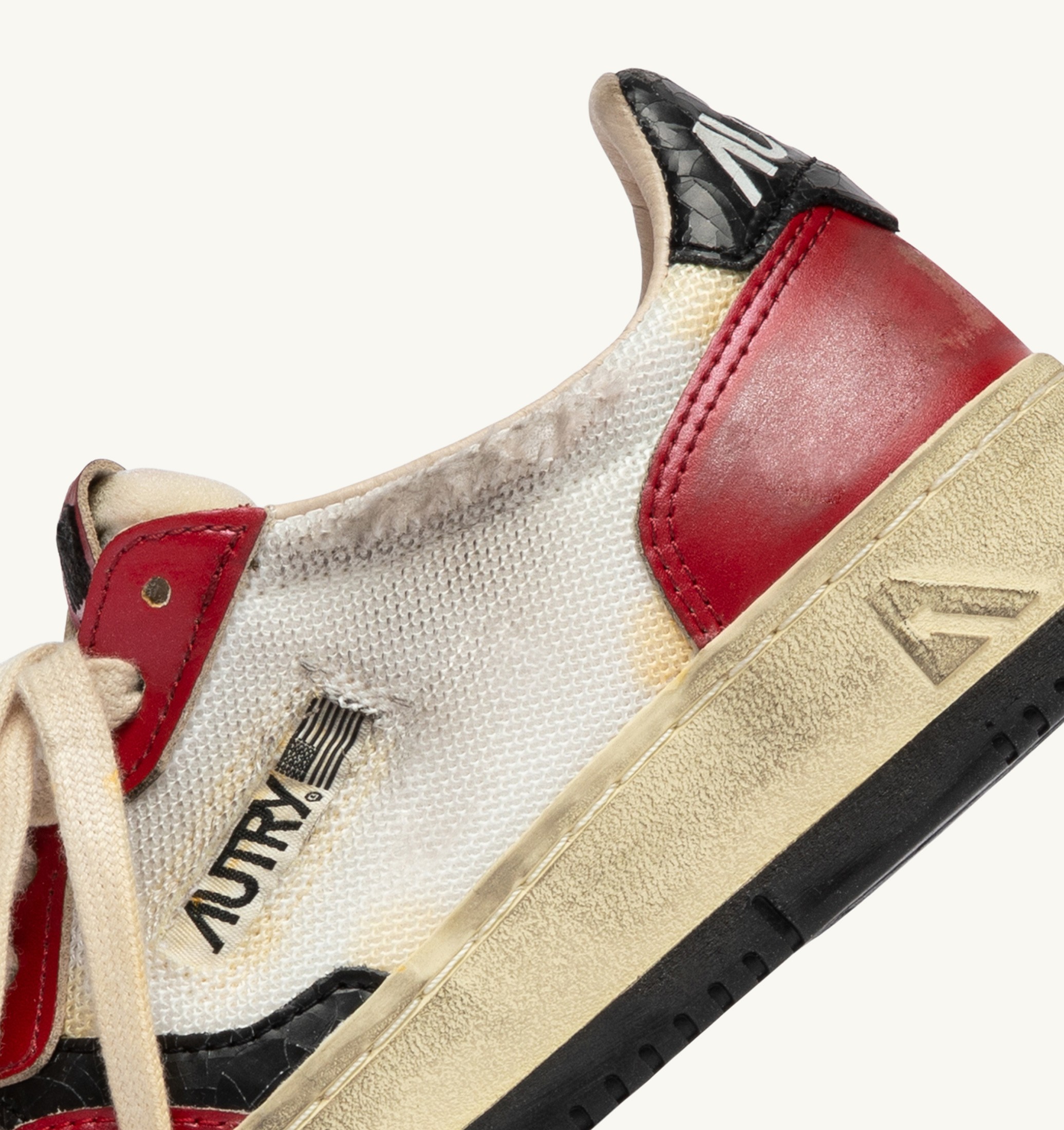 BASKETS MEDALIST LOW SUPER VINTAGE EN CUIR ROUGE ET MESH BLANC