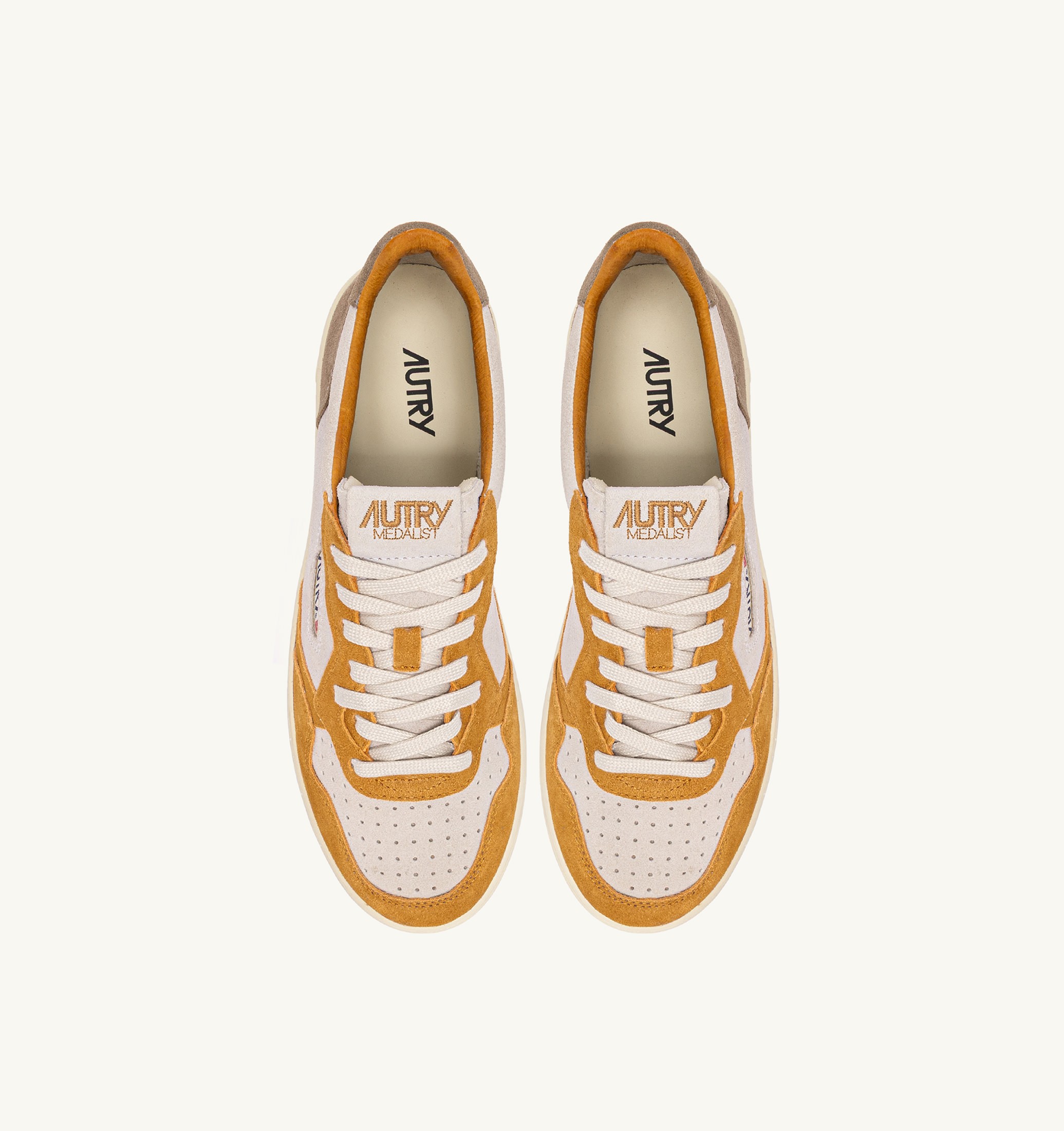 BASKETS MEDALIST LOW TRICOLORE EN DAIM ANTILOP BLANC ET BROWN MUSCAT