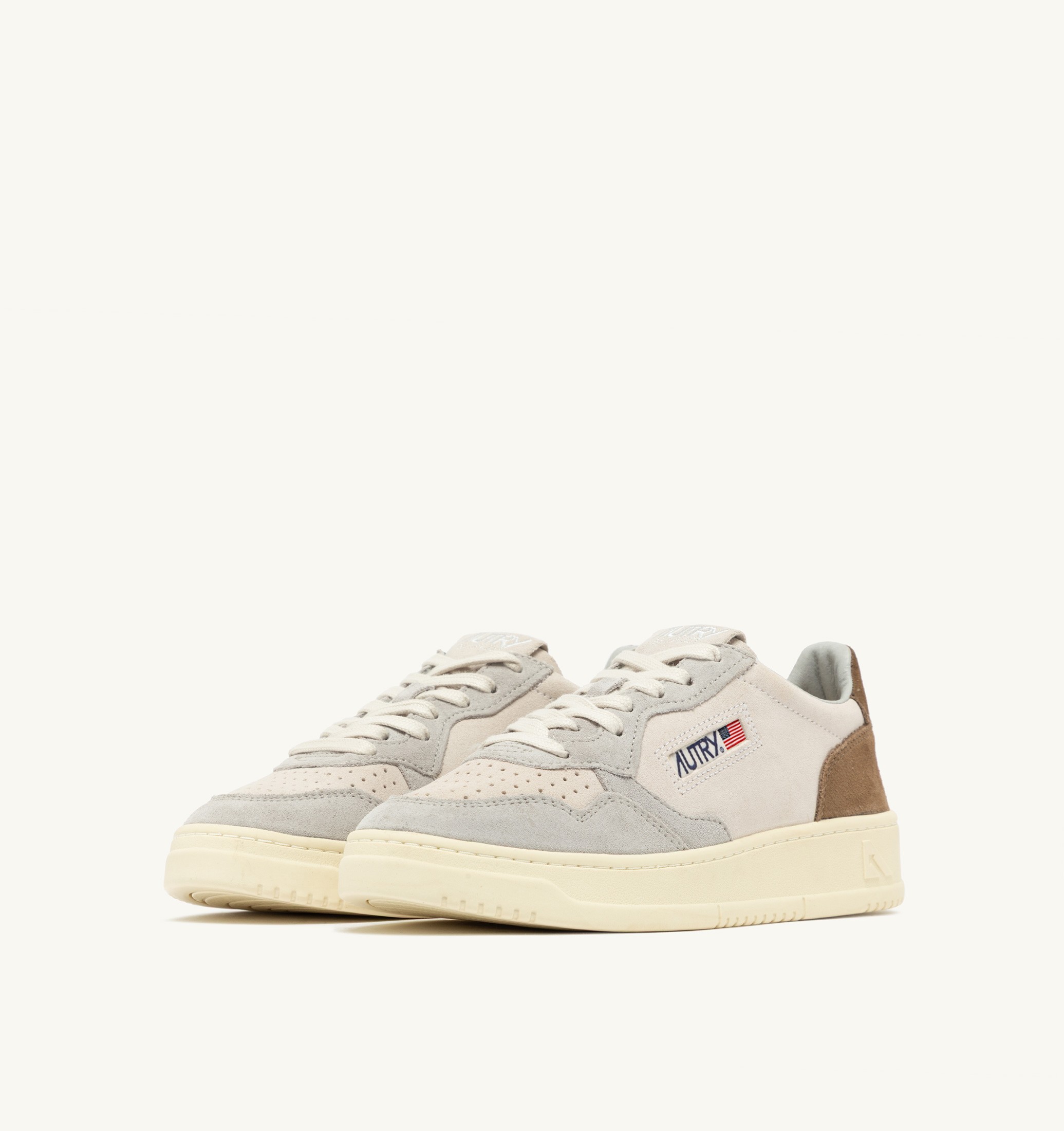 BASKETS MEDALIST LOW TRICOLORE EN DAIM BLANC CIGAR ET VAPOR