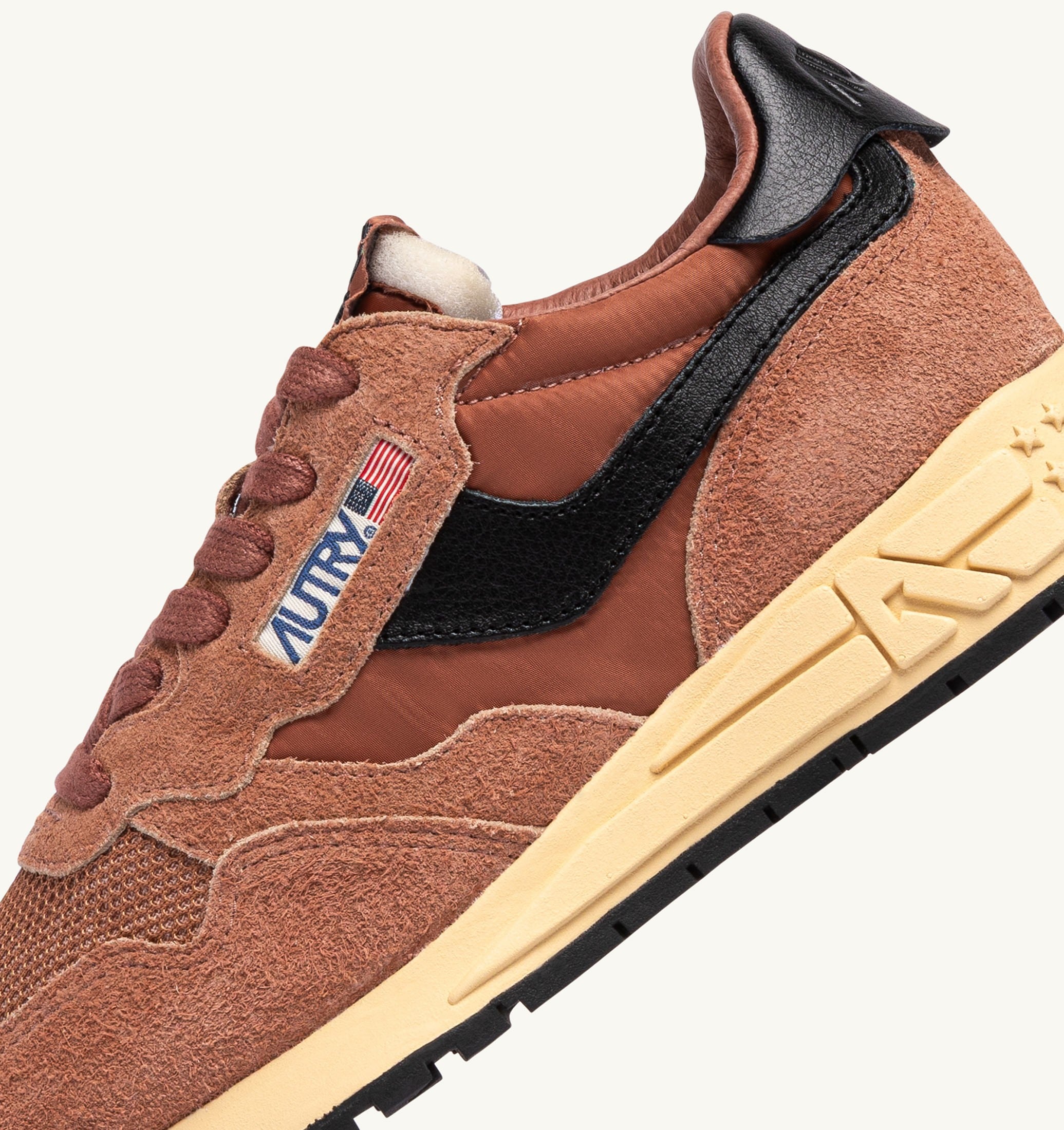 BASKETS REELWIND LOW EN NYLON ET DAIM MOCHA ET NOIR