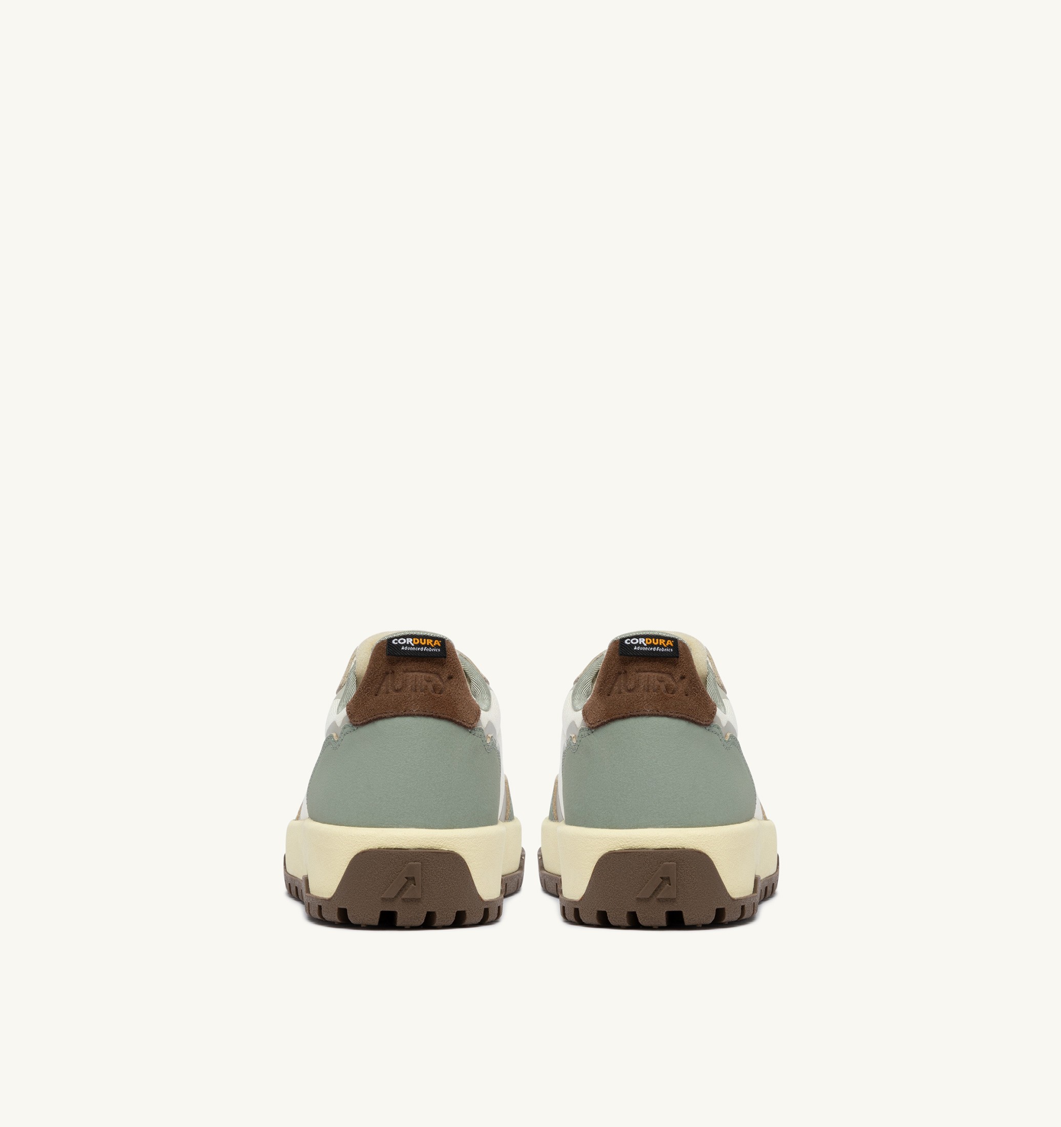 BASKETS WILDPACE LOW EN CORDURA ET CUIR MARSHMALLOW ET SEA GRASS