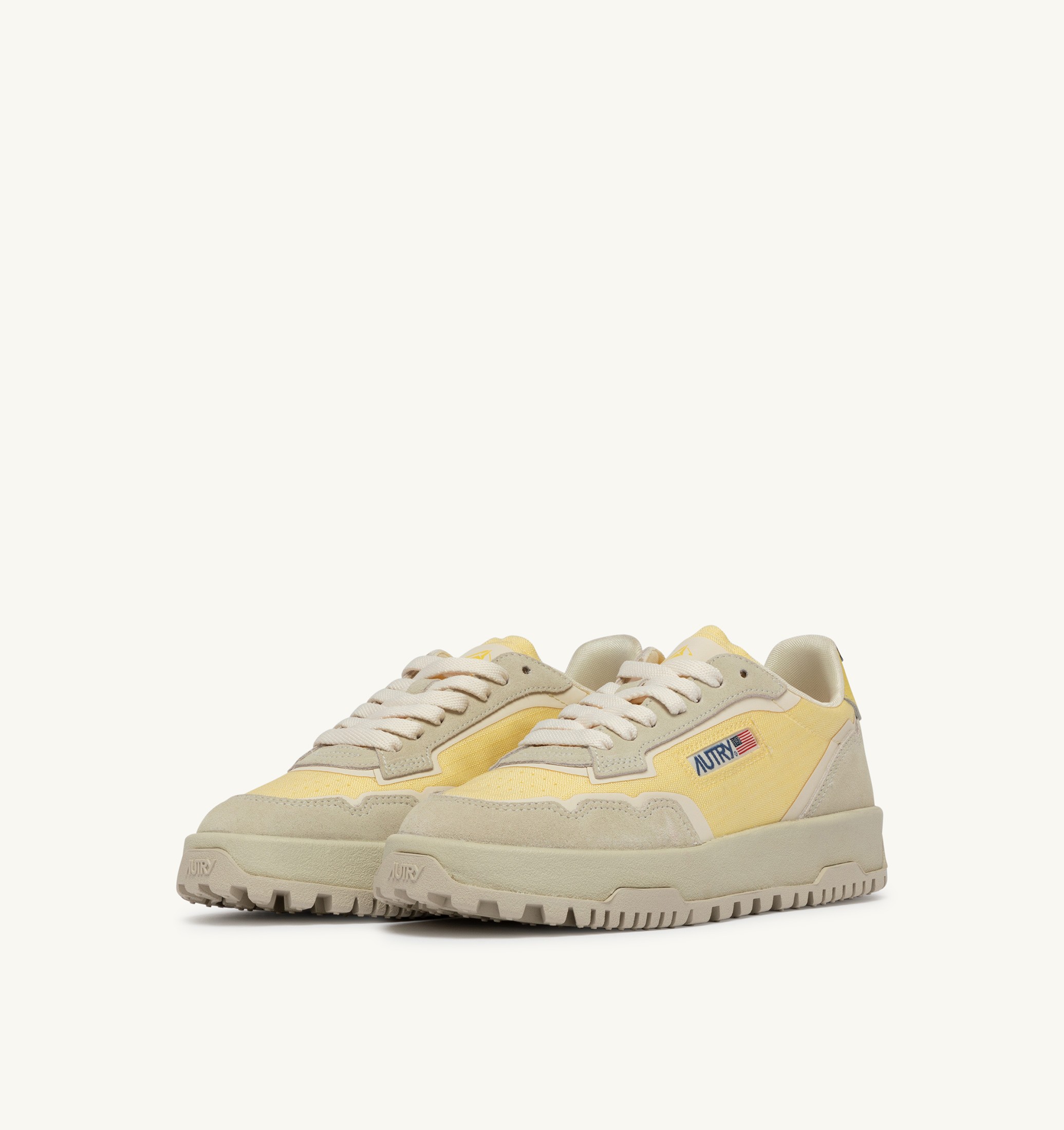 BASKETS WILDPACE LOW EN CORDURA ET DAIM BLANC ET LEMON MERINGUE