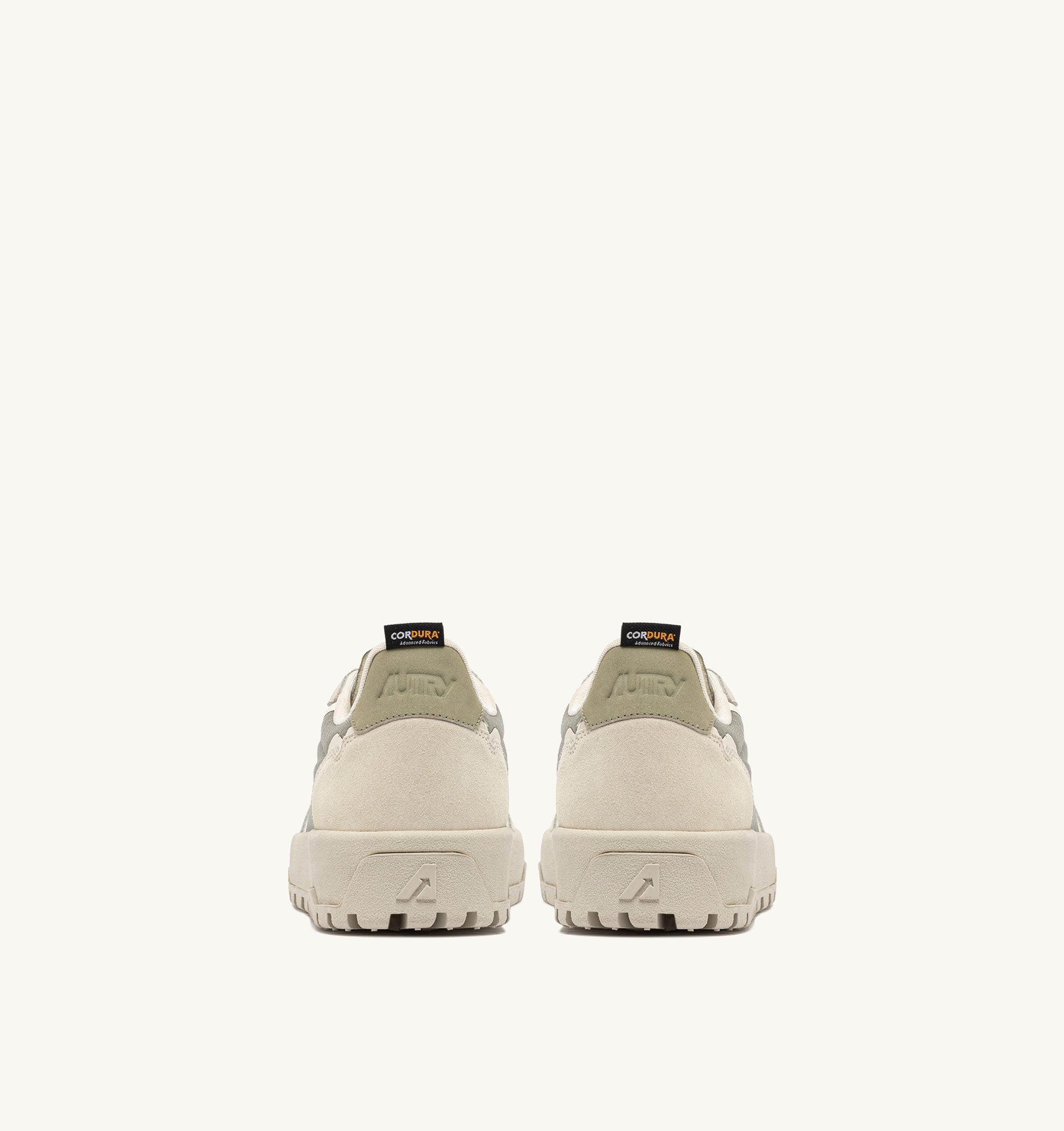 BASKETS WILDPACE LOW EN CORDURA ET DAIM ELM ET BLANC