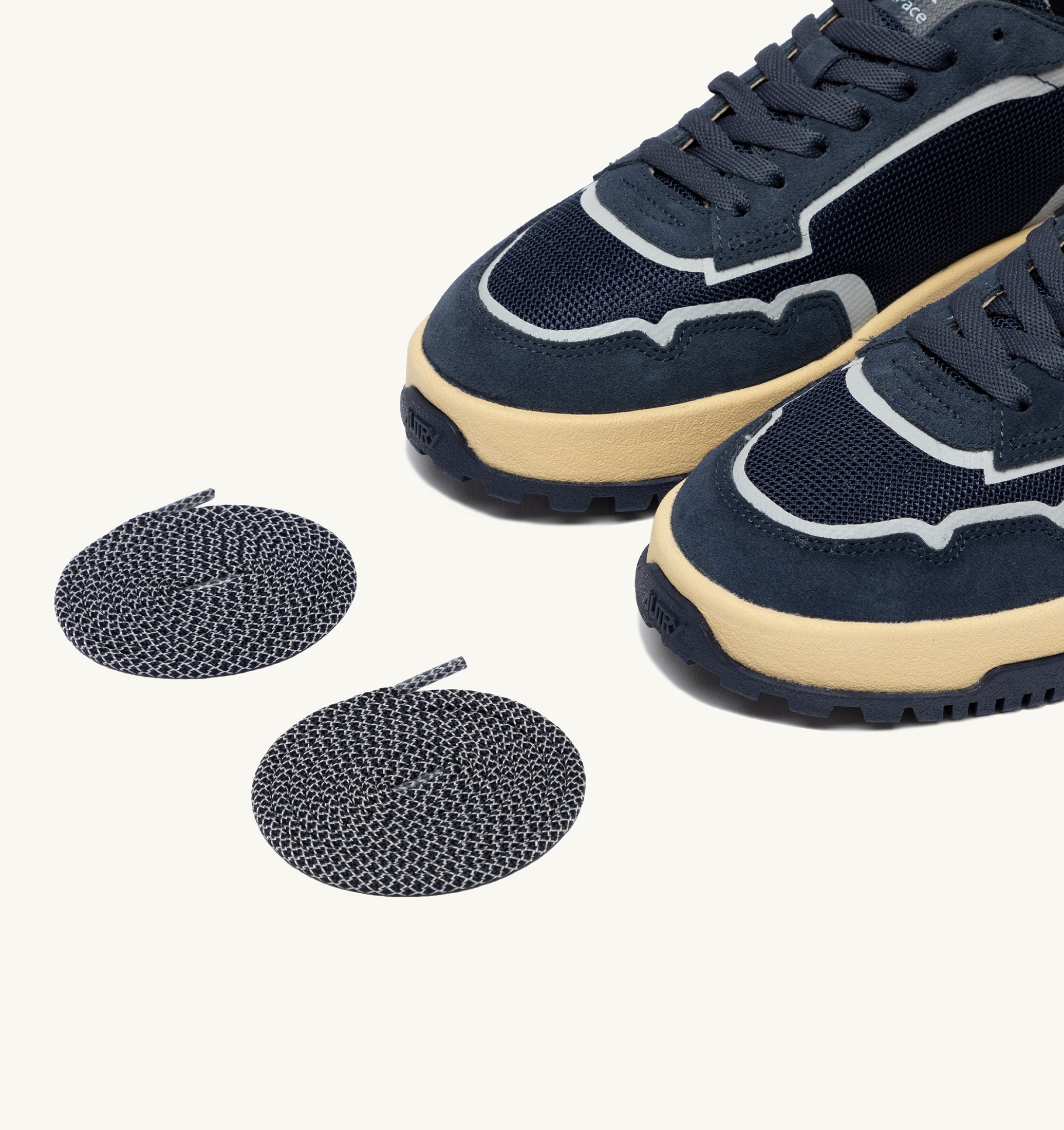 BASKETS WILDPACE LOW EN DRAGON MESH ET DAIM BLUETTE