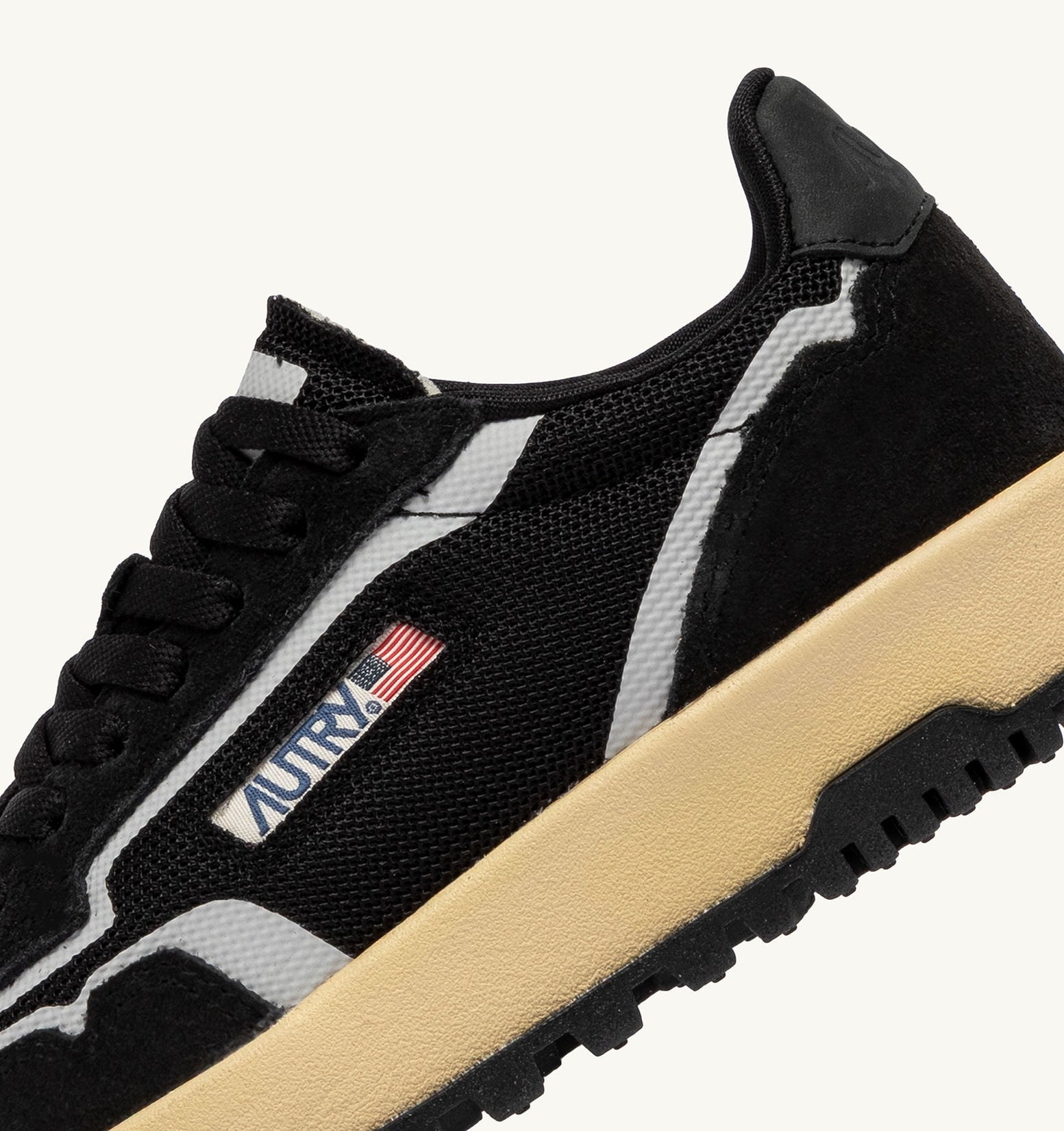 BASKETS WILDPACE LOW EN DRAGON MESH ET DAIM NOIR