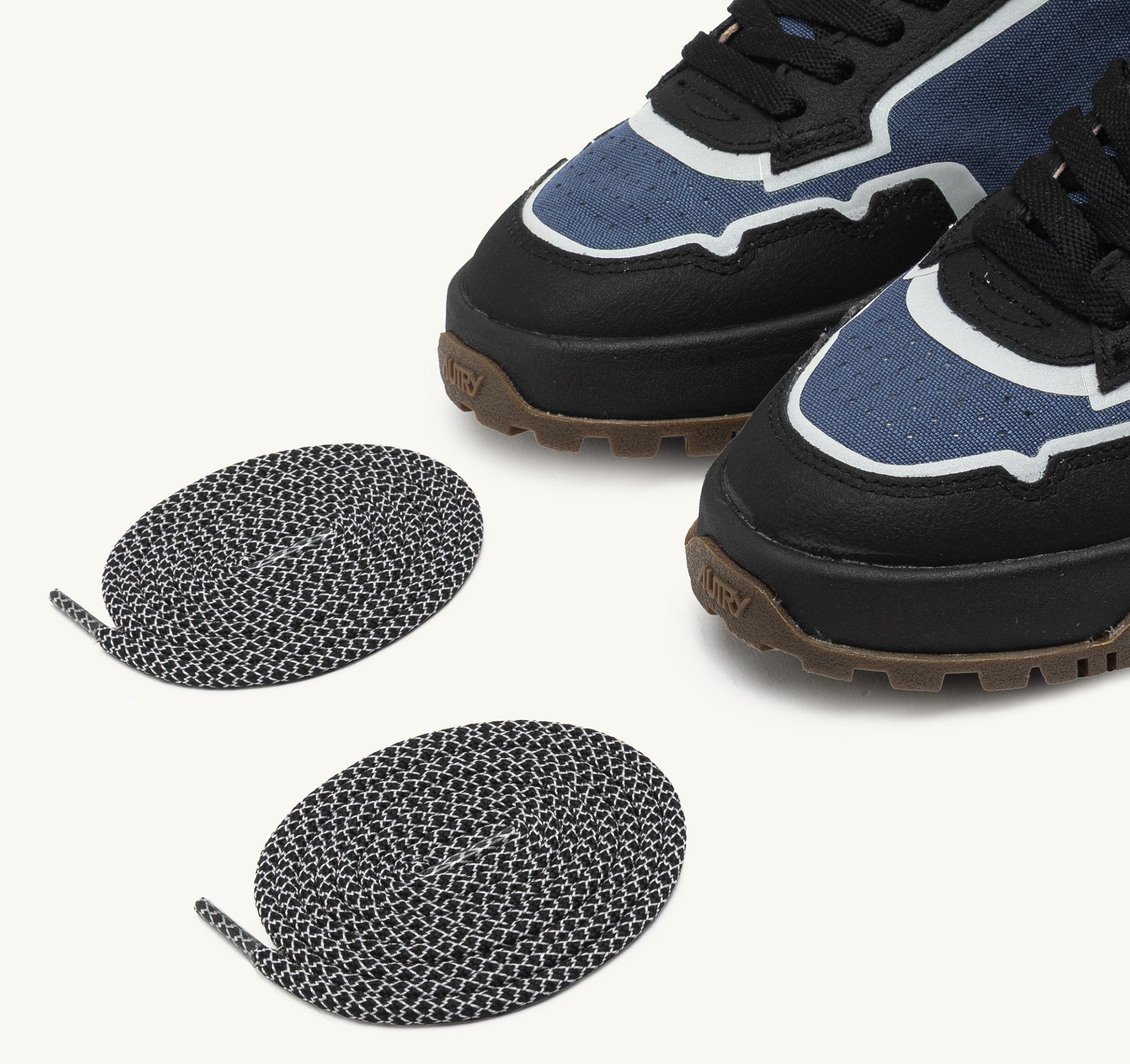 BASKETS WILDPACE LOW EN NYLON RIPSTOP ET CUIR DARK BLUE ET NOIR